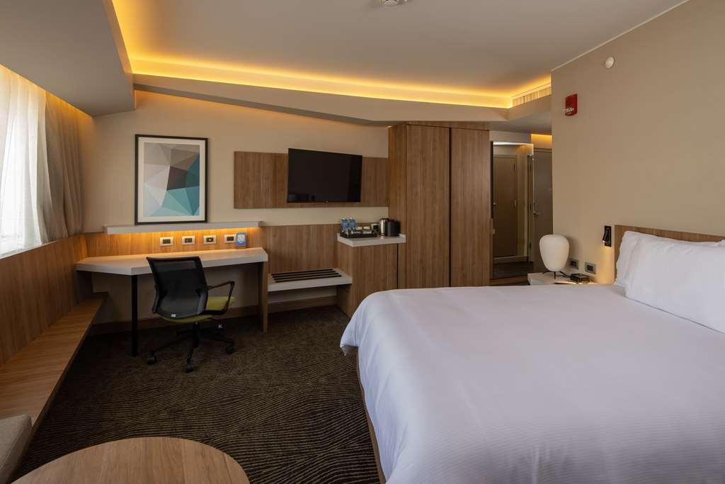 Hilton Garden Inn Lima Miraflores Room photo